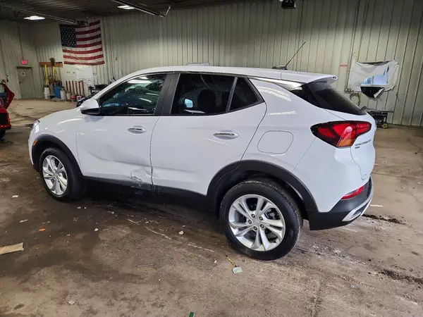 KL4MMCSL4NB083890 2022 BUICK ENCORE - Image 2