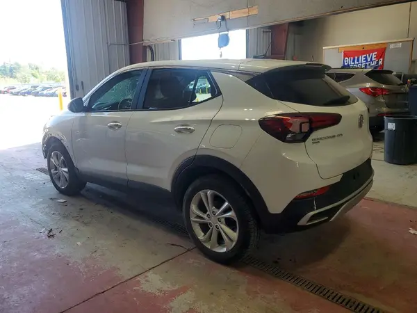 KL4MMCSL5NB057170 2022 BUICK ENCORE - Image 2