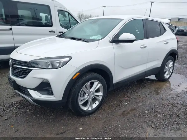 KL4MMCSL5NB107985 2022 BUICK ENCORE GX - Image 2