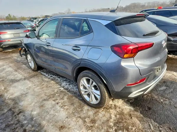 KL4MMCSL9MB106093 2021 BUICK ENCORE - Image 2