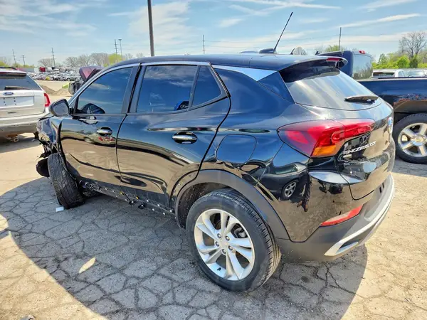 KL4MMCSL9NB038475 2022 BUICK ENCORE - Image 2