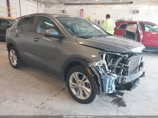 KL4MMCSLXNB057214 2022 BUICK ENCORE GX - Image 1
