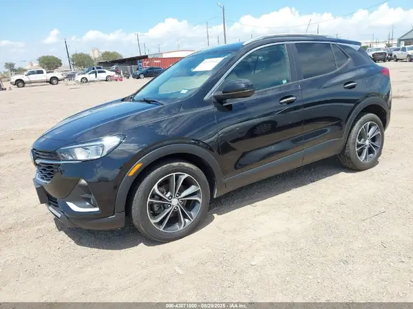 KL4MMDS20LB074615 2020 BUICK ENCORE GX - Image 2