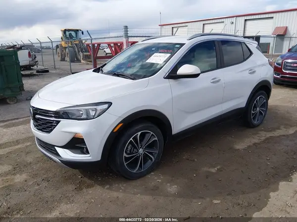 KL4MMDS20LB133579 2020 BUICK ENCORE GX - Image 2
