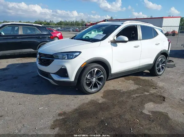 KL4MMDS20NB103467 2022 BUICK ENCORE GX - Image 2
