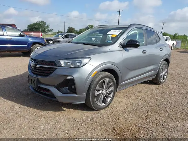 KL4MMDS21LB105905 2020 BUICK ENCORE GX - Image 2