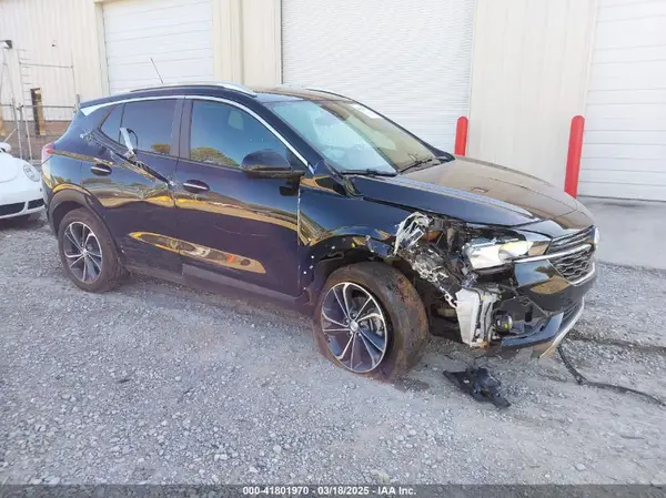 KL4MMDS21NB117961 2022 BUICK ENCORE GX - Image 1