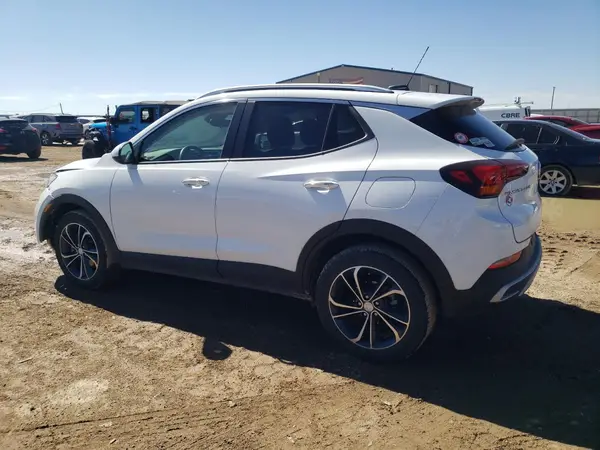 KL4MMDS21NB131438 2022 BUICK ENCORE - Image 2