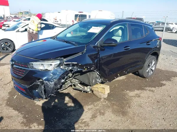 KL4MMDS22MB055730 2021 BUICK ENCORE GX - Image 2