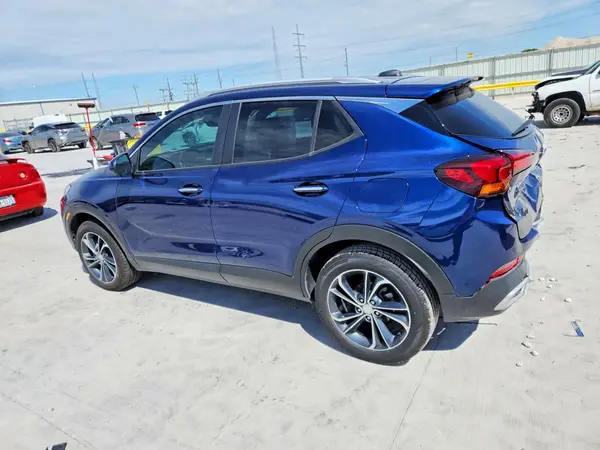 KL4MMDS22NB135580 2022 BUICK ENCORE - Image 2