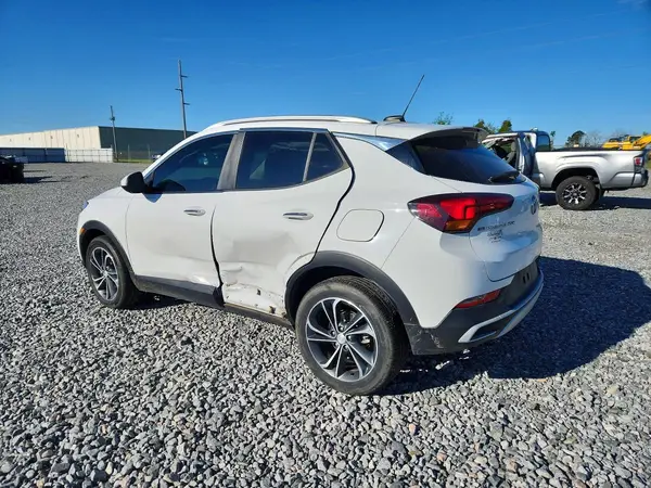 KL4MMDS23NB092562 2022 BUICK ENCORE - Image 2