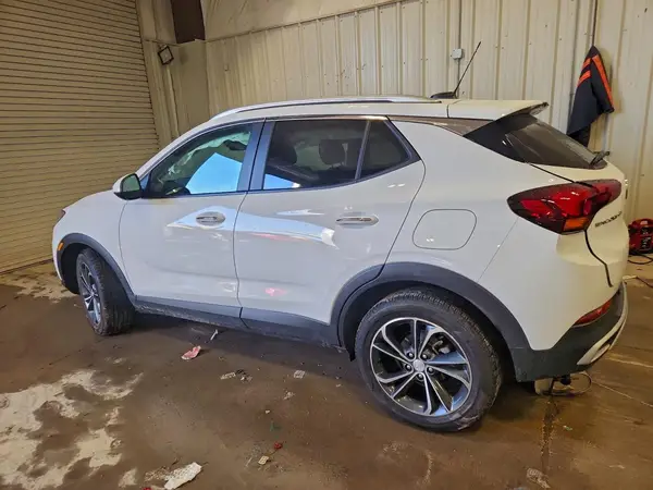 KL4MMDS23NB107254 2022 BUICK ENCORE GX - Image 2
