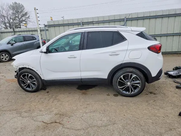 KL4MMDS23PB050427 2023 BUICK ENCORE GX - Image 2