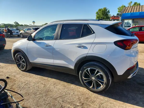 KL4MMDS23PB089499 2023 BUICK ENCORE - Image 2