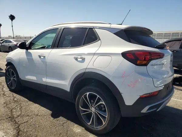 KL4MMDS24MB142979 2021 BUICK ENCORE - Image 2