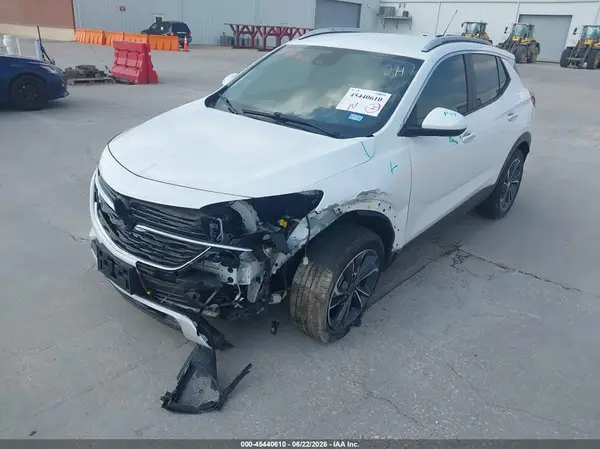 KL4MMDS24PB027187 2023 BUICK ENCORE GX - Image 2