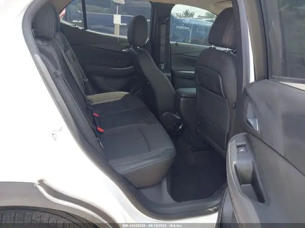KL4MMDS25NB098038 2022 BUICK ENCORE GX - Image 8
