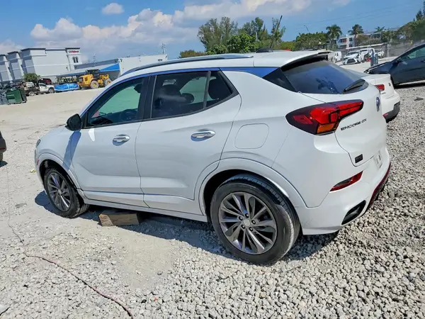 KL4MMDS26LB134218 2020 BUICK ENCORE - Image 2