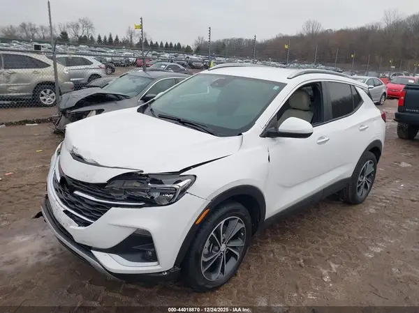 KL4MMDS27PB051127 2023 BUICK ENCORE GX - Image 2