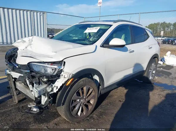 KL4MMDS28LB075706 2020 BUICK ENCORE GX - Image 2