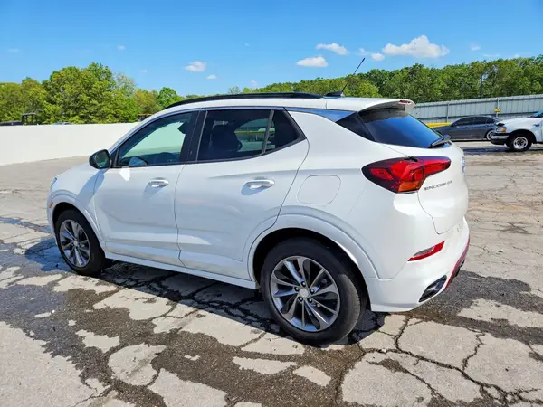 KL4MMDS28LB126539 2020 BUICK ENCORE - Image 2