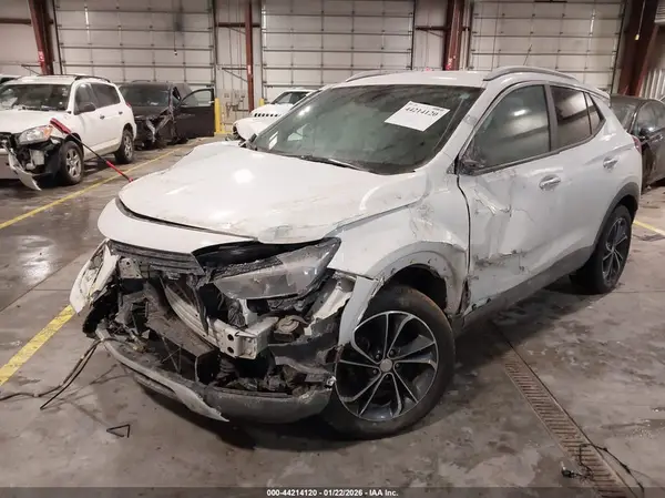 KL4MMDS28MB166380 2021 BUICK ENCORE GX - Image 2