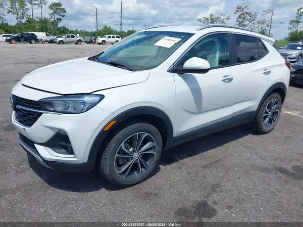 KL4MMDS28MB170364 2021 BUICK ENCORE GX - Image 2
