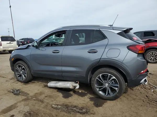 KL4MMDS28NB115771 2022 BUICK ENCORE - Image 2