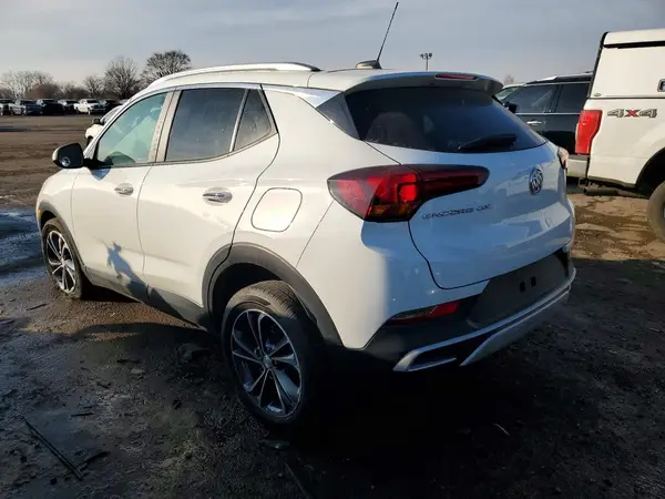 KL4MMDS28NB132957 2022 BUICK ENCORE GX - Image 2