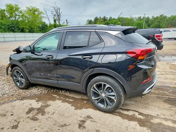 KL4MMDS28NB139892 2022 BUICK ENCORE - Image 2