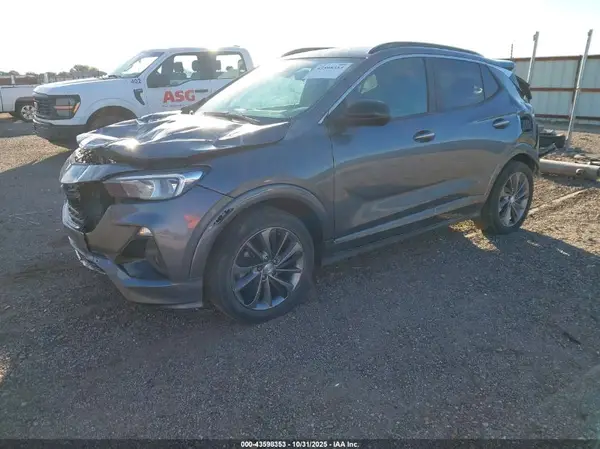 KL4MMDS29LB131877 2020 BUICK ENCORE GX - Image 2