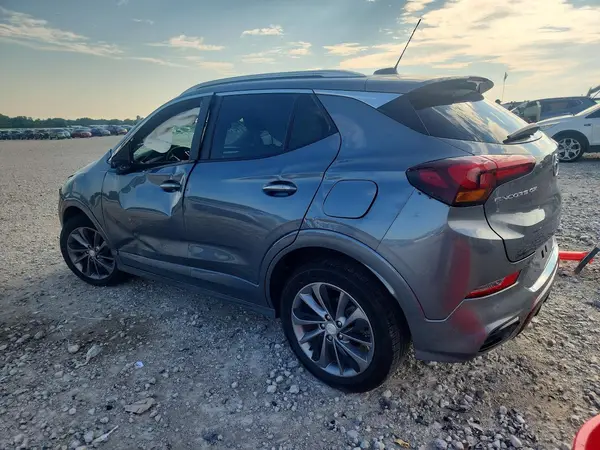 KL4MMDS29MB102039 2021 BUICK ENCORE - Image 2