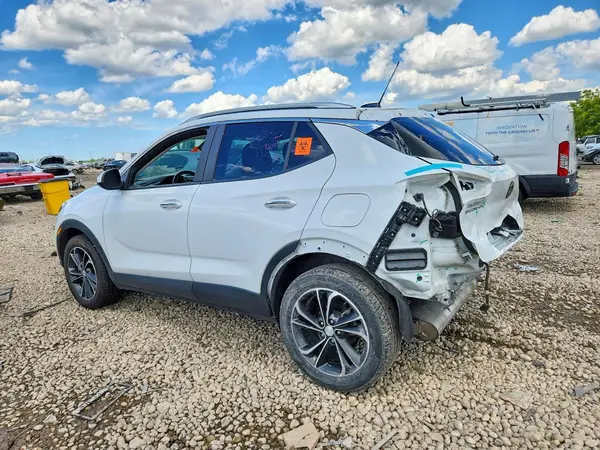 KL4MMDS2XPB141159 2023 BUICK ENCORE - Image 2