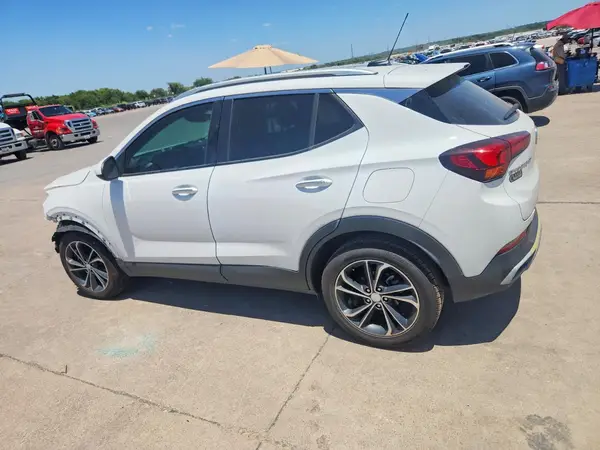 KL4MMDSL2PB133243 2023 BUICK ENCORE - Image 2