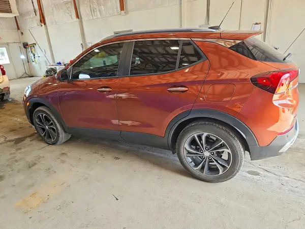 KL4MMDSL7LB093431 2020 BUICK ENCORE - Image 2
