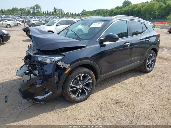 KL4MMDSL8MB037838 2021 BUICK ENCORE GX - Image 2