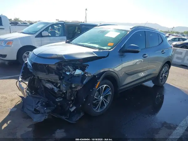 KL4MMDSL8NB072154 2022 BUICK ENCORE GX - Image 2