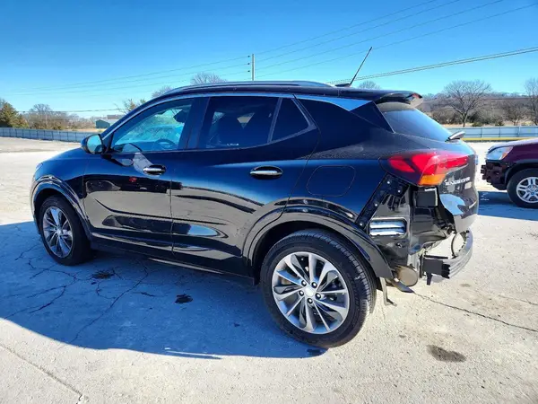 KL4MMDSL9MB101823 2021 BUICK ENCORE GX - Image 2