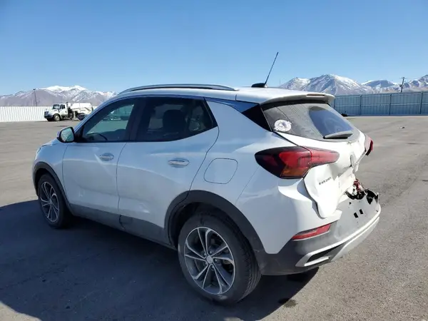 KL4MMDSLXMB159052 2021 BUICK ENCORE - Image 2