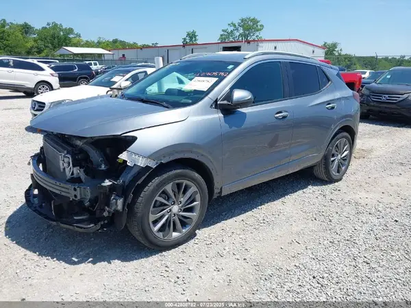 KL4MMDSLXNB049569 2022 BUICK ENCORE GX - Image 2