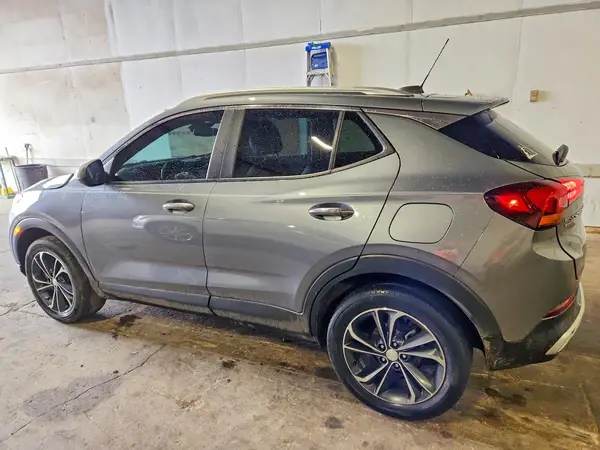 KL4MMESL0MB074582 2021 BUICK ENCORE - Image 2
