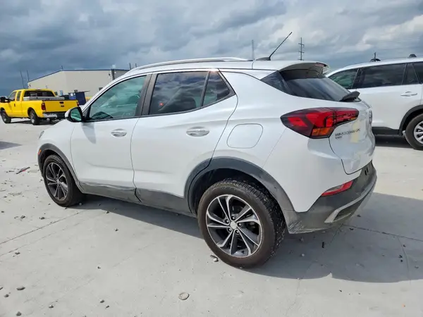 KL4MMESL2MB157057 2021 BUICK ENCORE - Image 2