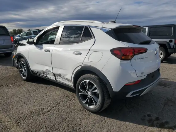KL4MMESL2NB007869 2022 BUICK ENCORE GX - Image 2