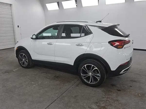 KL4MMESL3MB163403 2021 BUICK ENCORE GX - Image 2