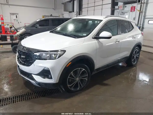 KL4MMESL4NB143887 2022 BUICK ENCORE GX - Image 2