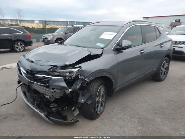 KL4MMESL5NB113877 2022 BUICK ENCORE GX - Image 2