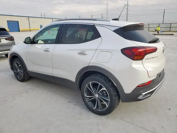 KL4MMFS25LB125831 2020 BUICK ENCORE GX - Image 2