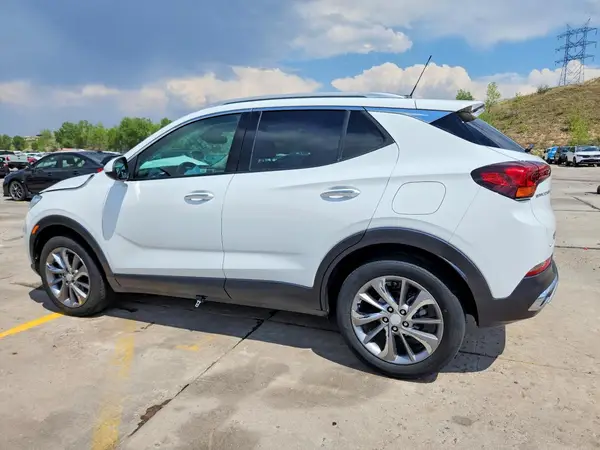 KL4MMFSL1NB063839 2022 BUICK ENCORE - Image 2