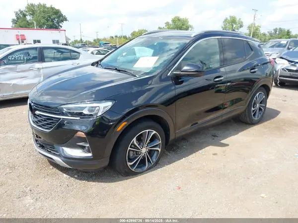KL4MMFSL3NB071621 2022 BUICK ENCORE GX - Image 2