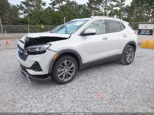 KL4MMFSL3NB131882 2022 BUICK ENCORE GX - Image 2